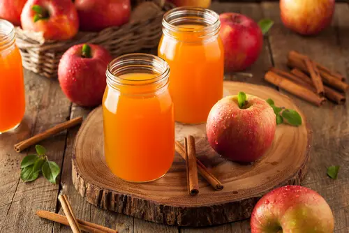 Zumo de manzana casero: receta, variedades y cómo conservarlo